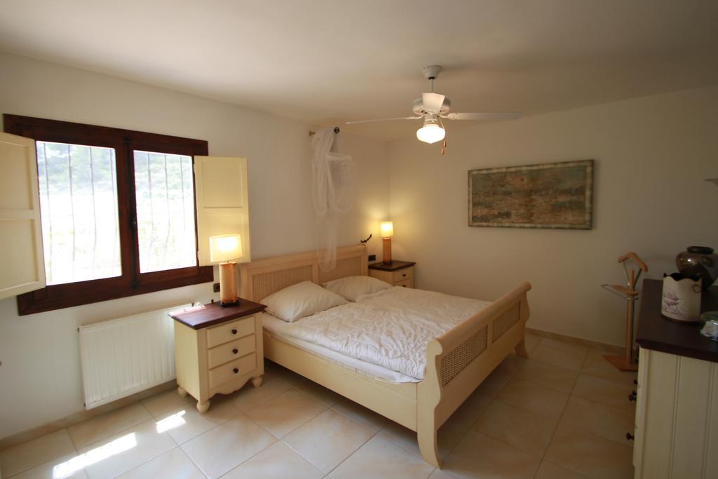 Chrisuli - Well Furnished Villa With Panoramic Views In Moraira Habitación foto